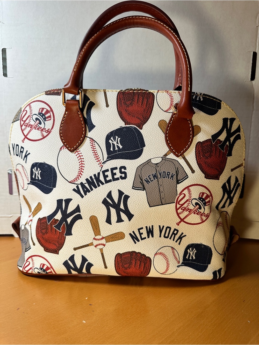 Dooney & Bourke New York Yankees Print Zip Zip Satchel – White/Brown - Picture 3 of 6